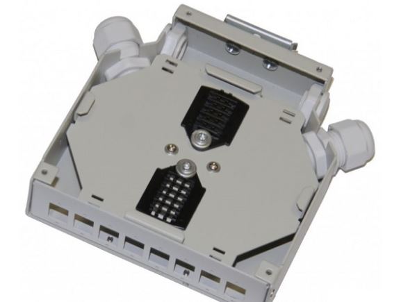 DIN-BOX-8SC rozvaděč, mini, DIN, 8x SC simplex, 4x vstupní otvor, včetně kazety a hřebínku.
