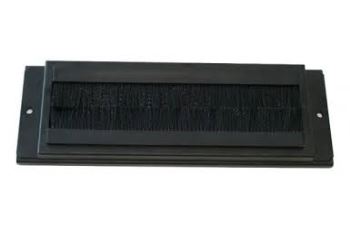 CONTEG DP-KP-KAR4-H kabelová průchodka s kartáčem pro stojanové rozvaděče, černá