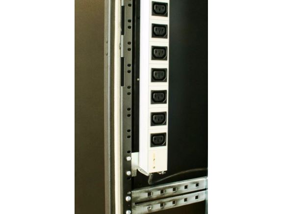IP-BA-C08C300016 napájecí panel, 8xC13, 250V, 16A, 19", 1U, 3m kabel se zástrčkou IEC320 C20