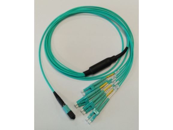 MPO(F)-4xLCD-10-M53L Hydra kabel MPO Female - 4x LC duplex, OM3, délka 10m